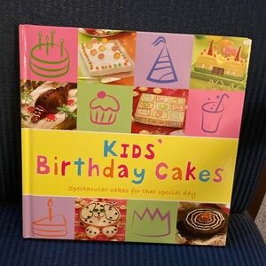 Kids' Birthday Cakes Book